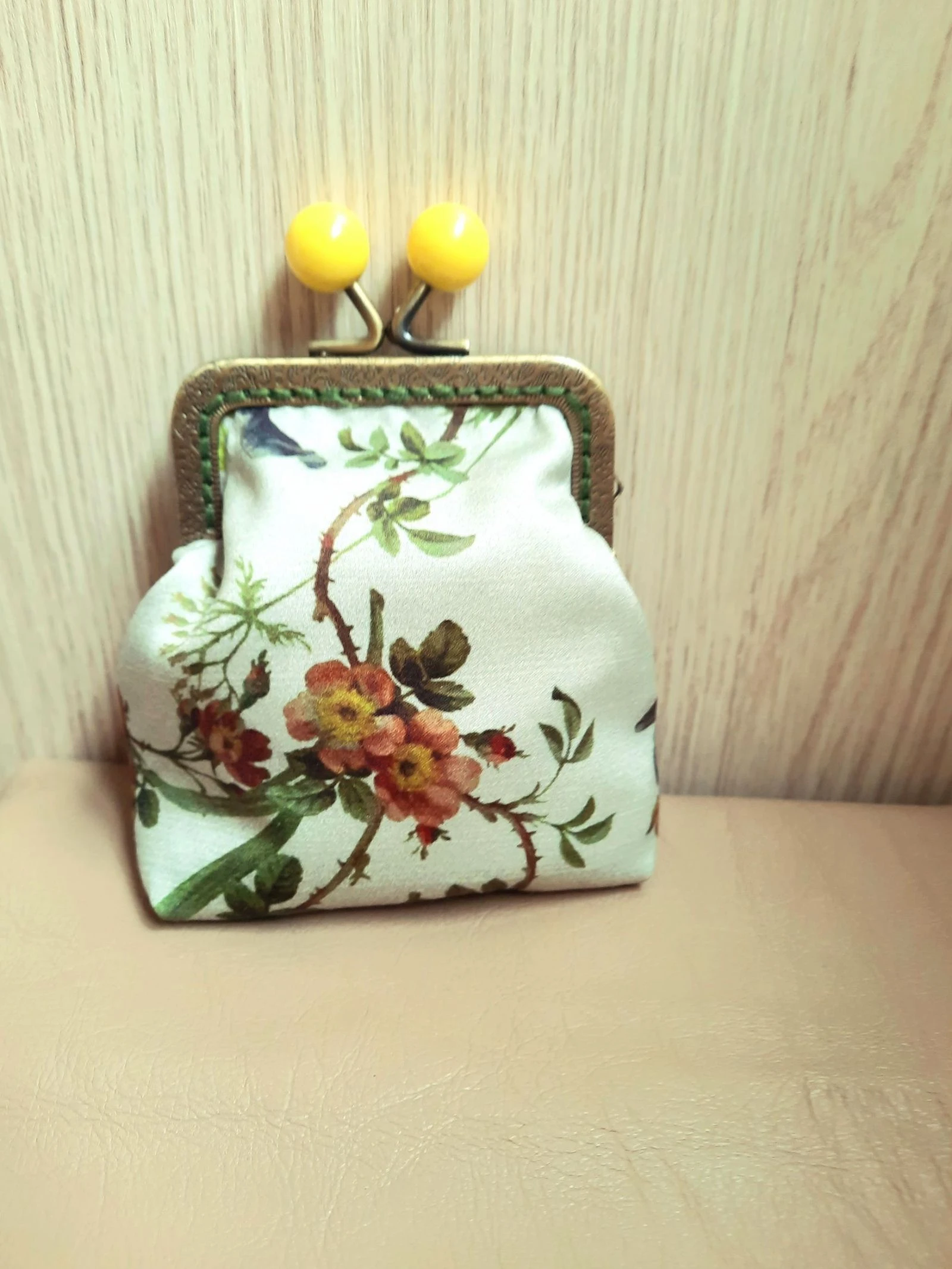 Carteira vintage floral Peça única - Fivela de beijo bolas amarelas – photo 2